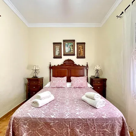 In Maro With Sea & Mountain Views