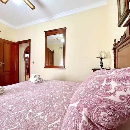 In Maro With Sea & Mountain Views