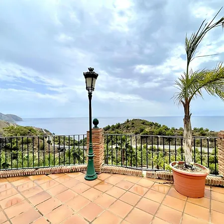 Nyaraló In Maro With Sea & Mountain Views