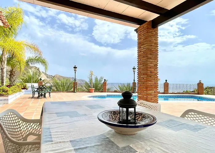 Casa de Férias In Maro With Sea & Mountain Views