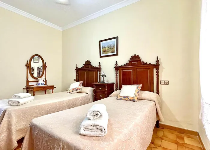 In Maro With Sea & Mountain Views Casa de Férias *