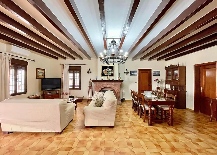 Casa de Férias In Maro With Sea & Mountain Views *