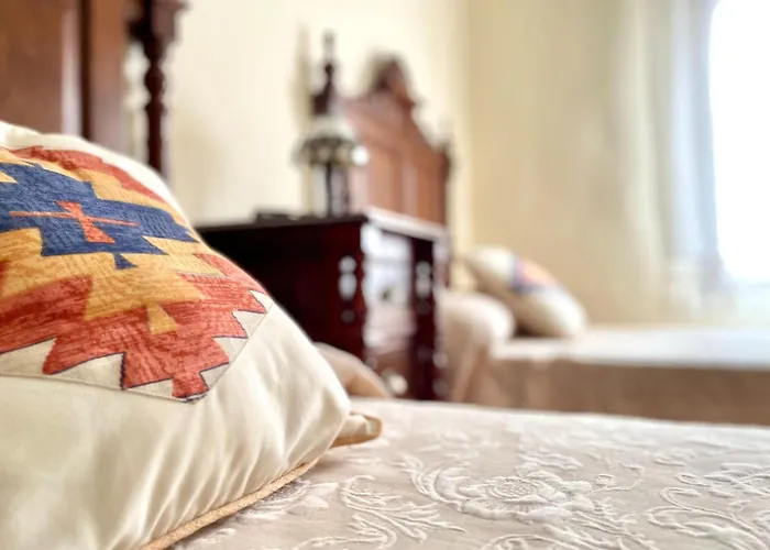 In Maro With Sea & Mountain Views Casa de Férias