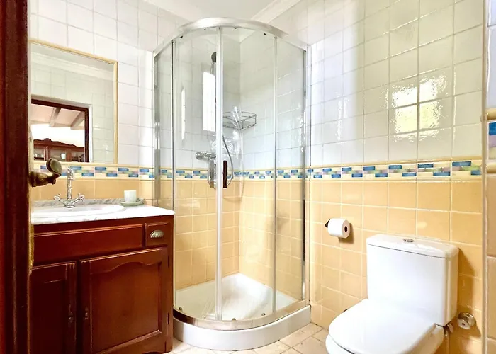 In Maro With Sea & Mountain Views Casa de Férias *