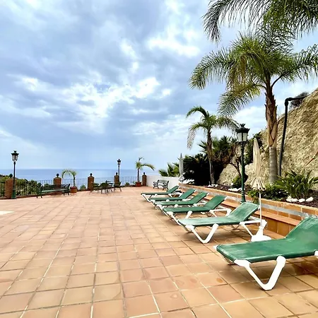 In Maro With Sea & Mountain Views *