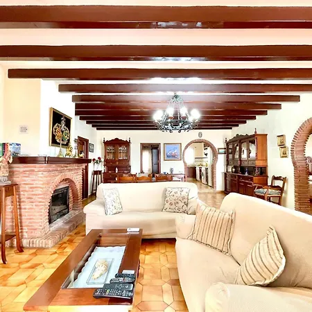 In Maro With Sea & Mountain Views 内尔哈