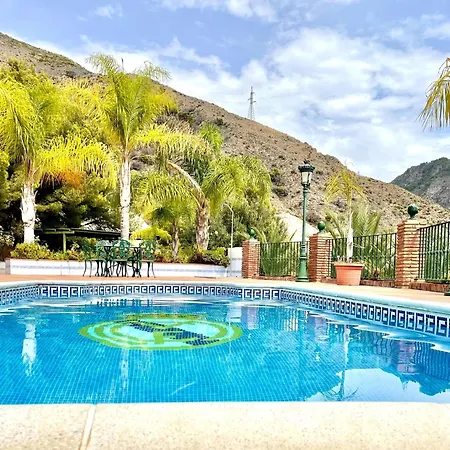 In Maro With Sea & Mountain Views *