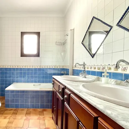 In Maro With Sea & Mountain Views *