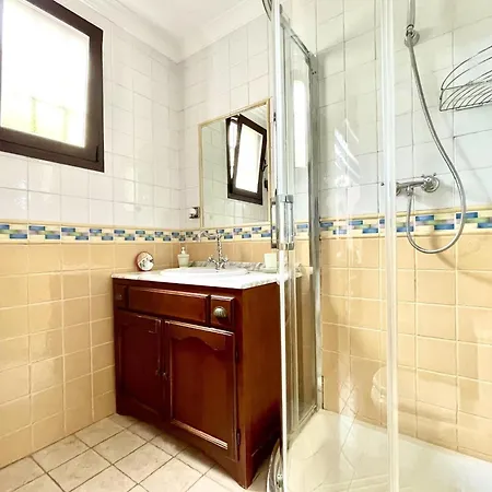 In Maro With Sea & Mountain Views
